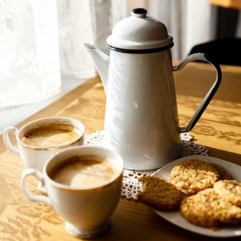 Kuchnia w stylu retro_naczynia emaliowane