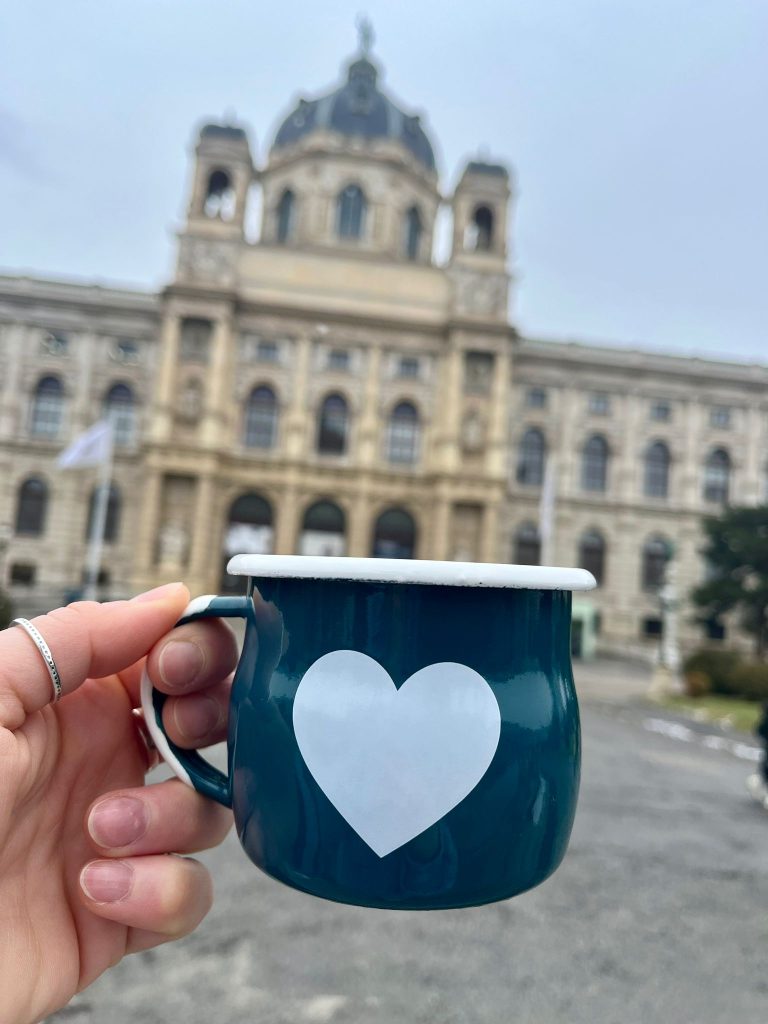 Kubek emaliowany z sercem podróże