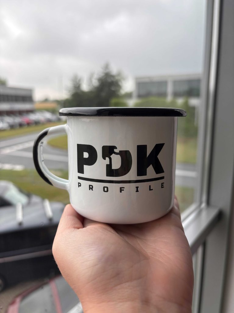 kubek emaliowany z logo PDK Profile